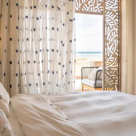 Mangroovy Seafront Condo - Great Kite Surfing